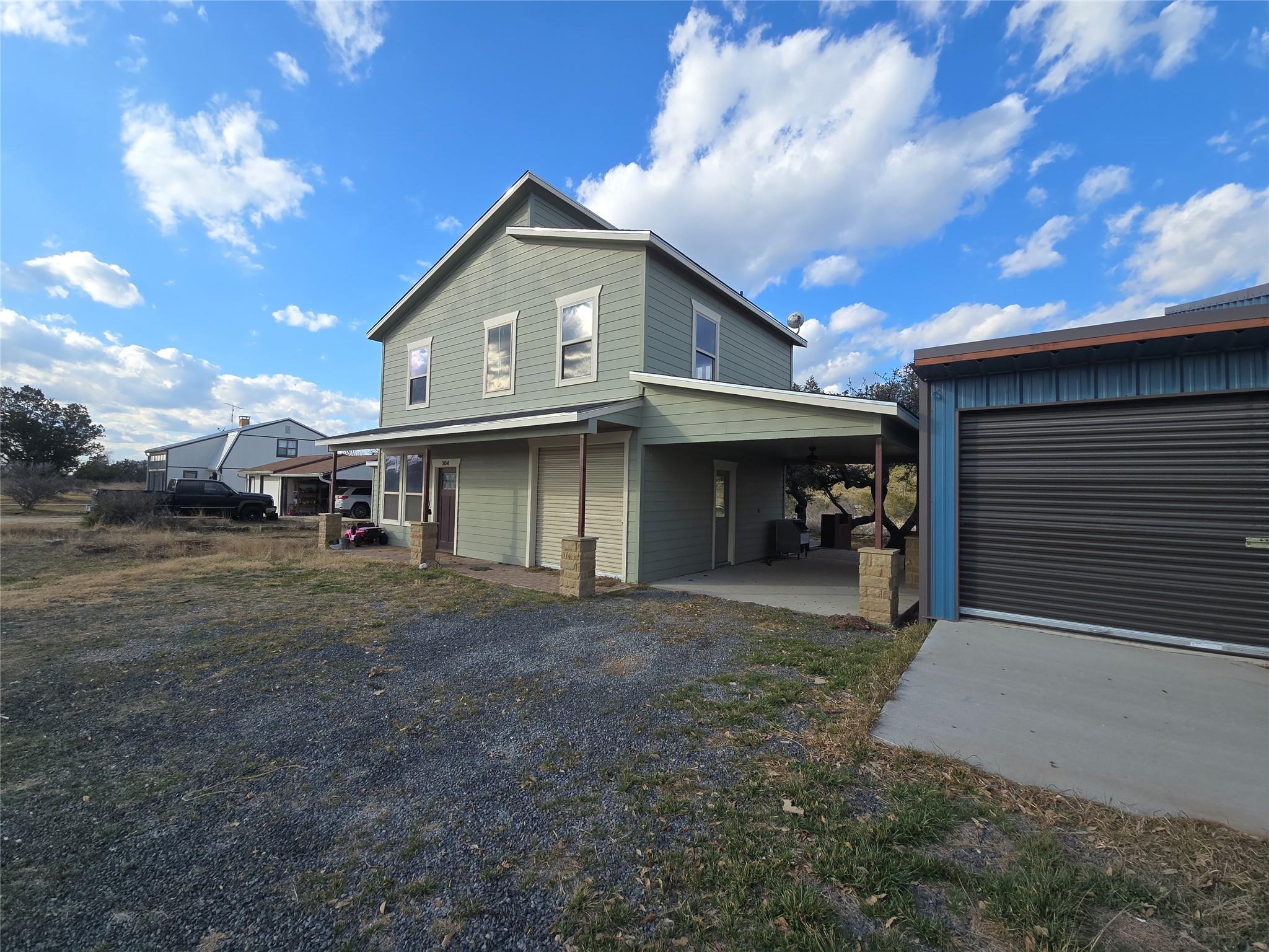304 Spring St, Burnet, TX 78611 — photo 1