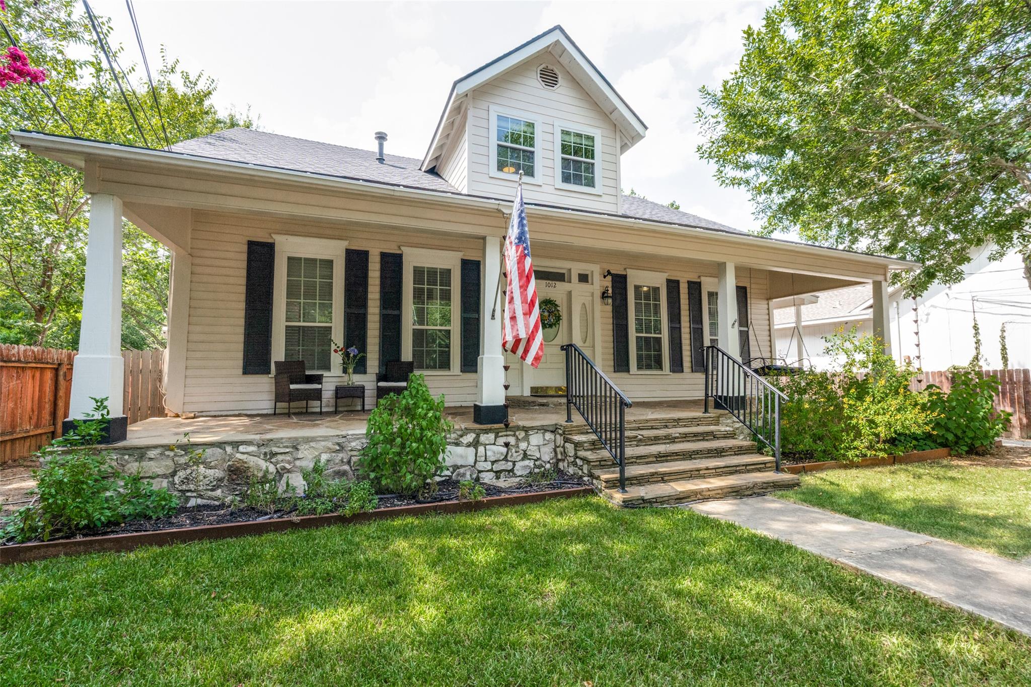 1012 Dailey St, San Marcos, TX 78666 — photo 1