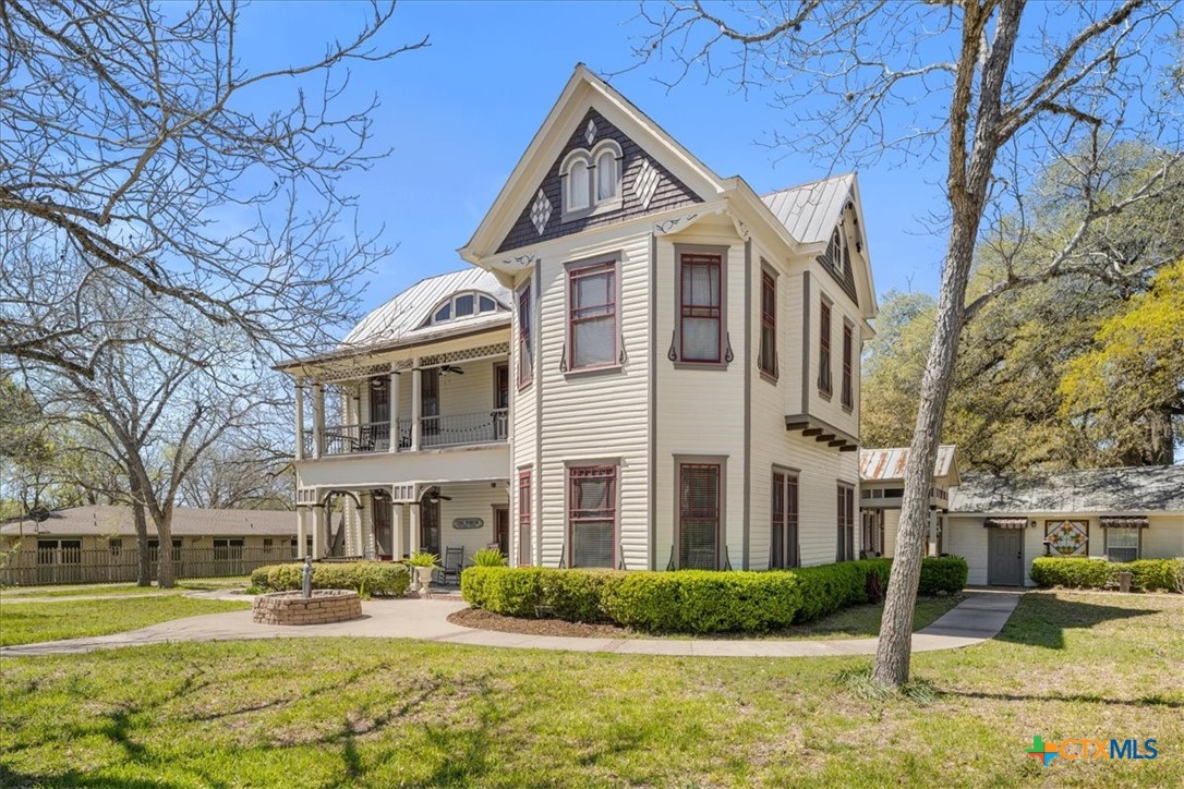 501 W Moore, Moulton, TX 77975 — photo 1