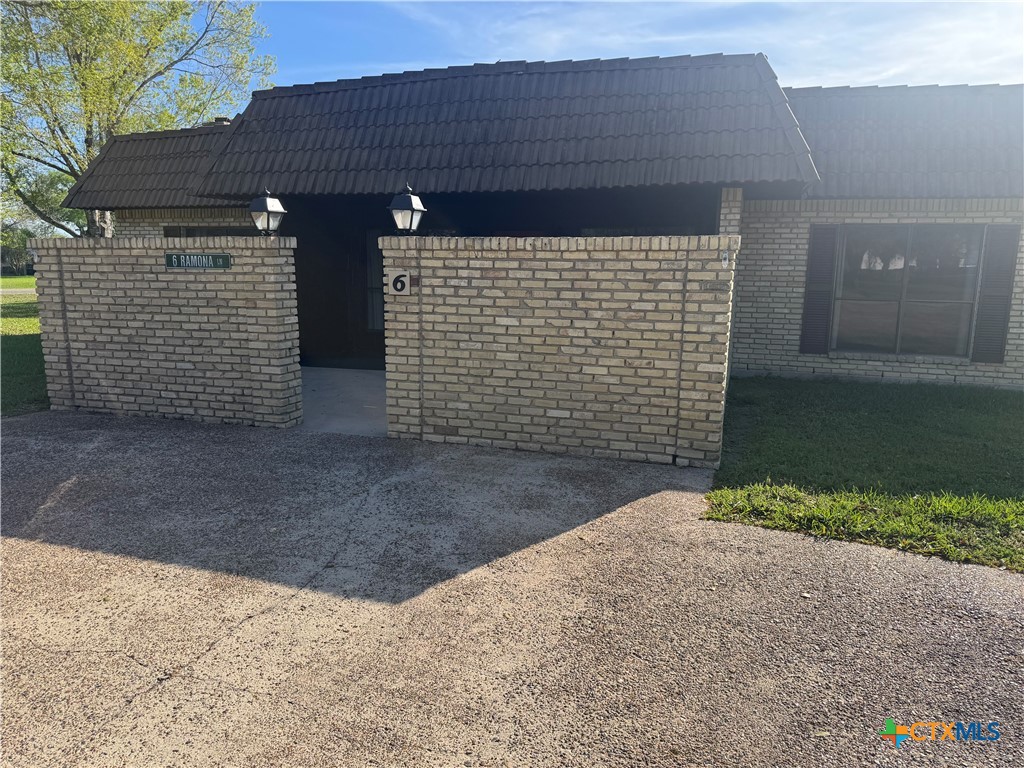 6 Ramona Lane, Victoria, TX 77904 — photo 1