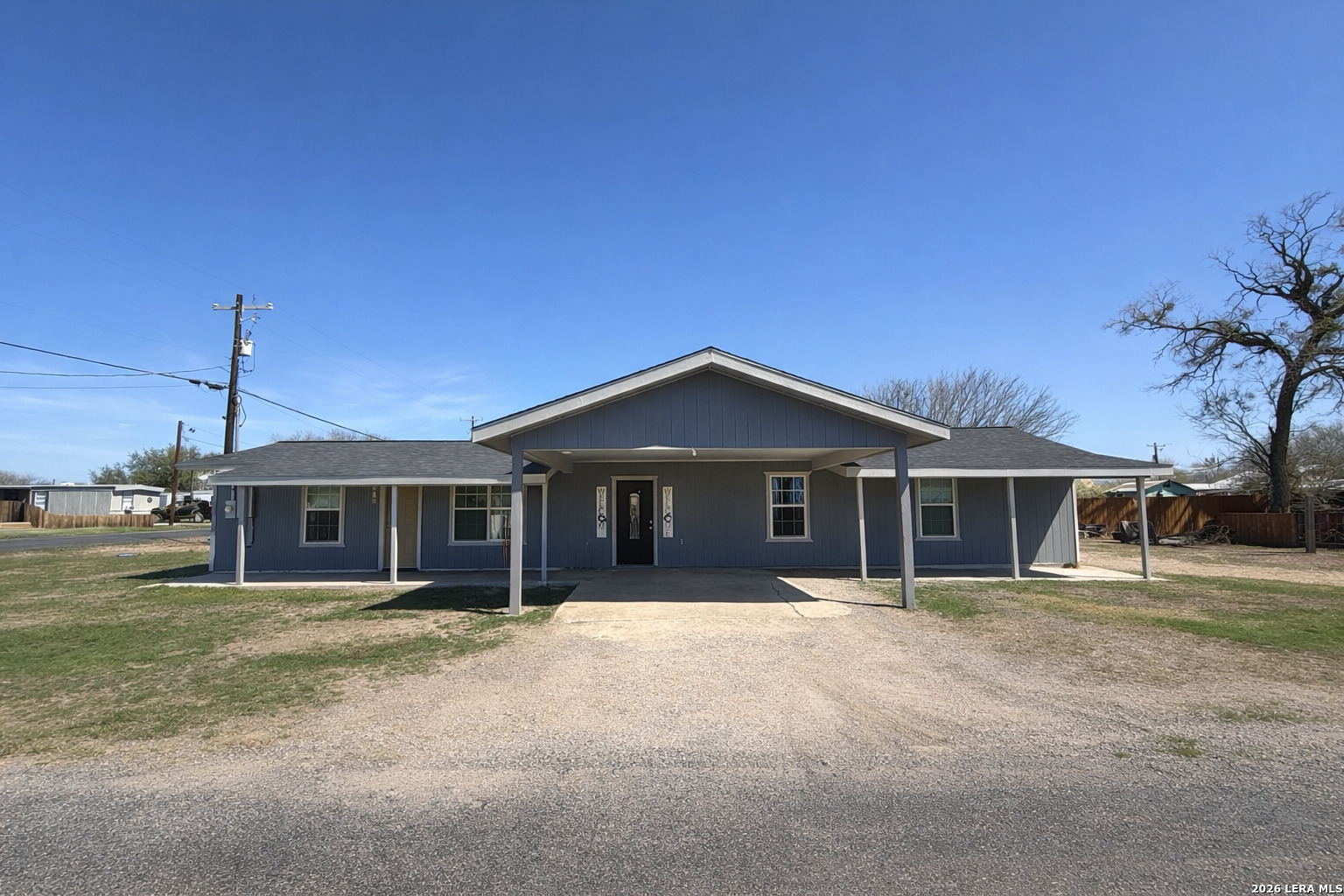 316 N Welhausen, Poth, TX 78147 — photo 1