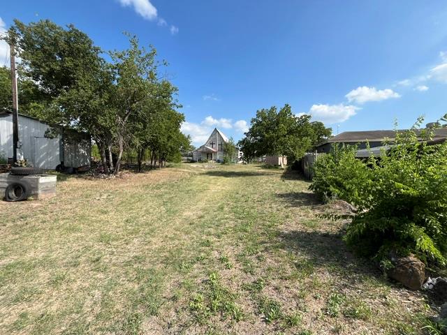 203 W Cherry St, Lometa, TX 76853 — photo 1