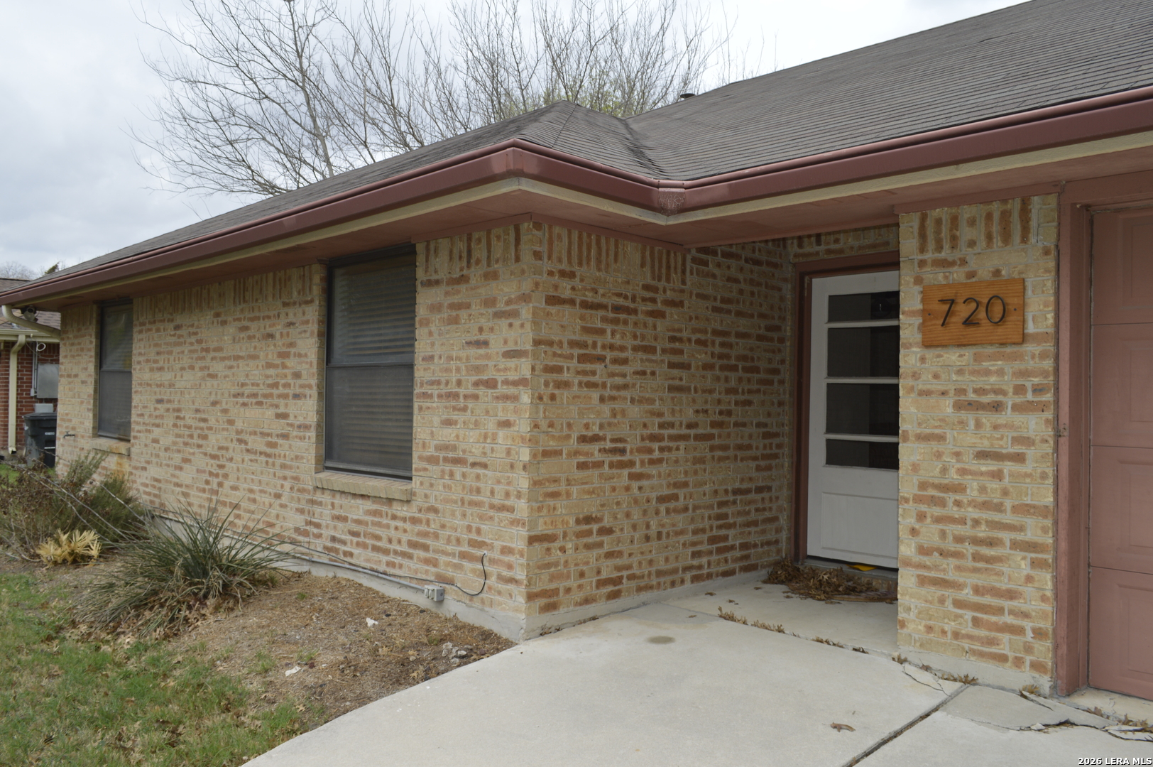 720 Belmont, New Braunfels, TX 78130 — photo 1