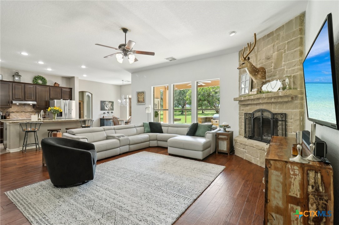 2624 Wild Cat Roost, New Braunfels, TX 78132 — photo 1