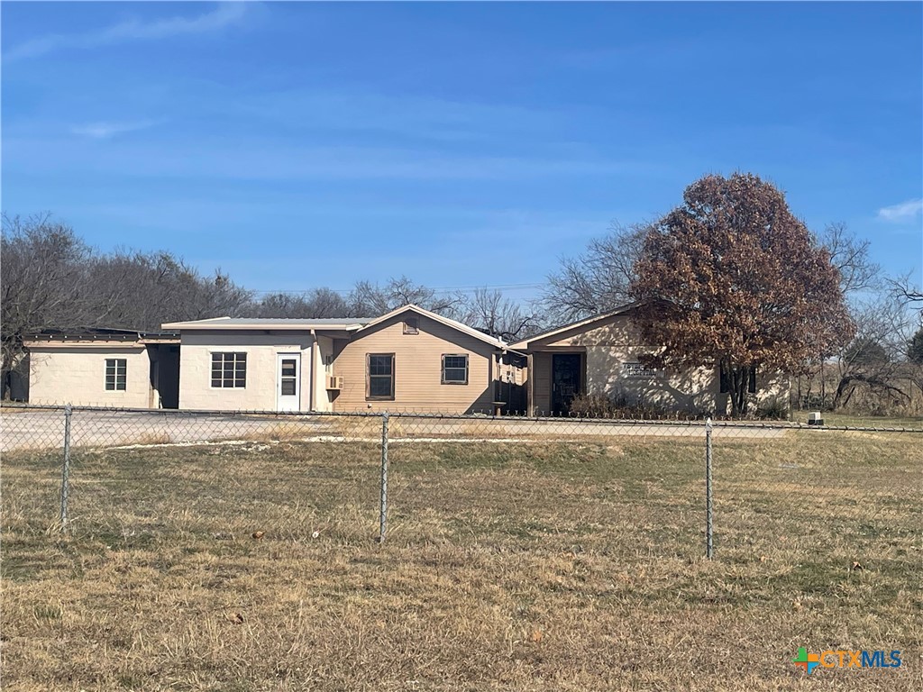 1312 N US Highway 281, Lampasas, TX 76550 — photo 1