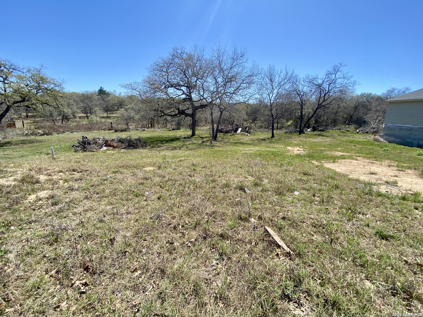 129 Ash Parkway, La Vernia, TX 78121 — photo 1