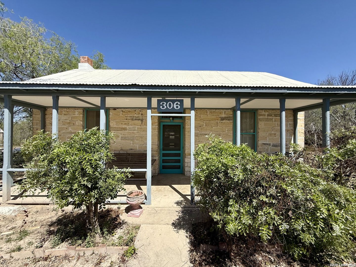 306 E El Paso, Brackettville, TX 78832 — photo 1