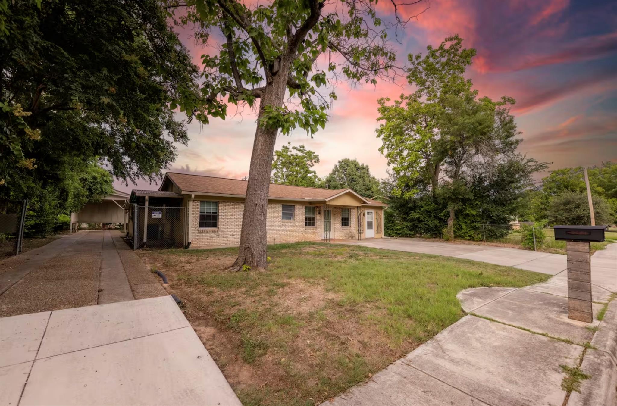 1303  Haynes St, San Marcos, TX 78666 — photo 1