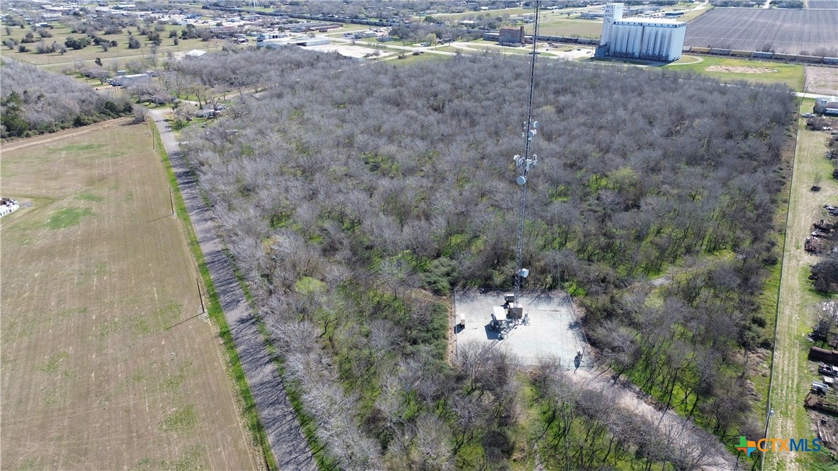 000 W Main, Edna, TX 77957 — photo 1