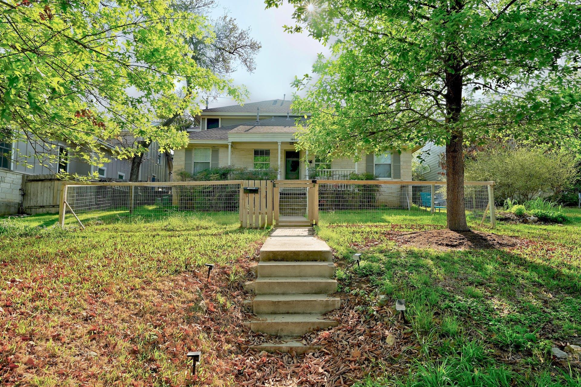 1809 W 39th St  #A/B, Austin, TX 78731 — photo 1