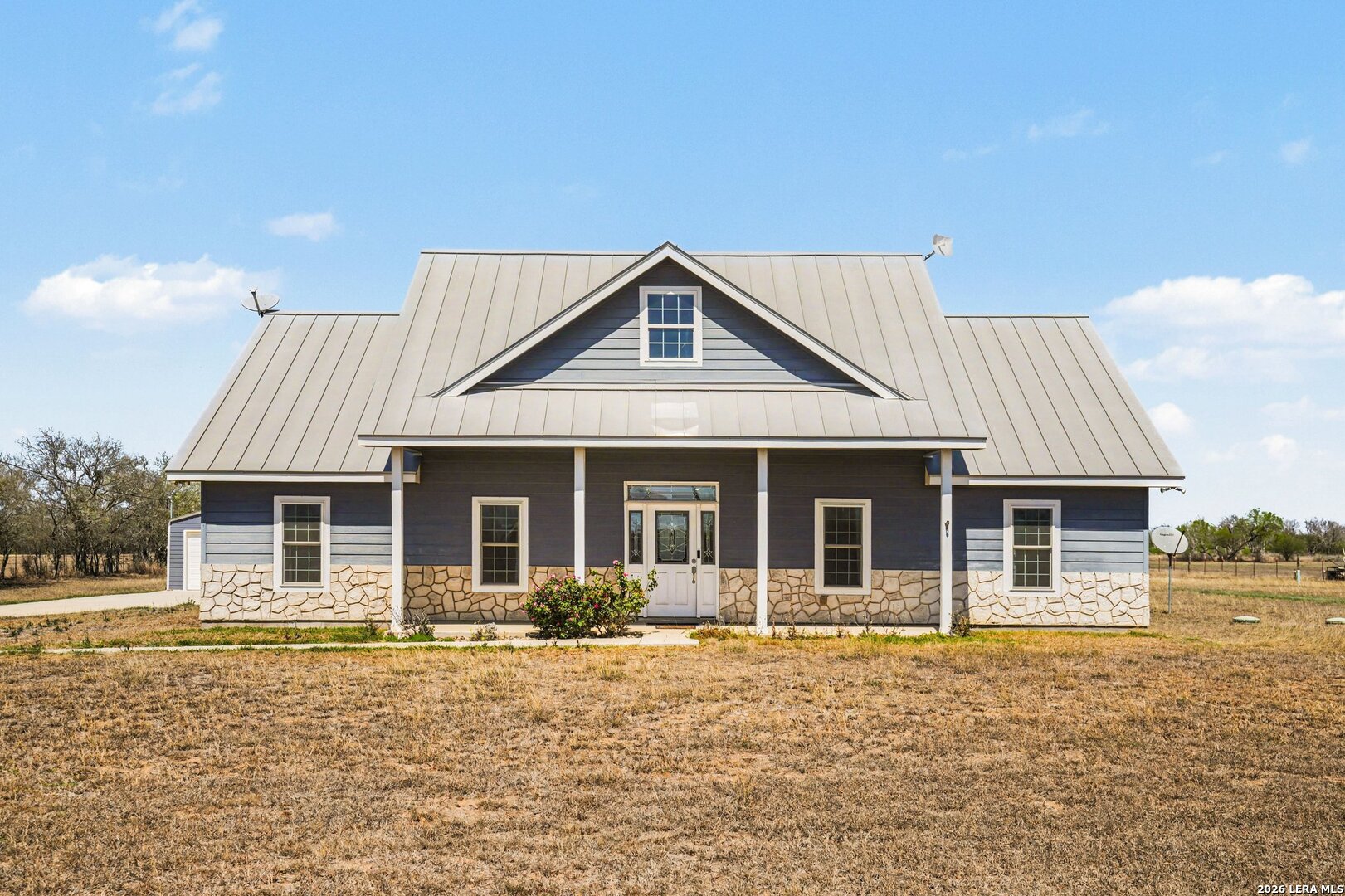 1005 County Road 678, Natalia, TX 78059 — photo 1
