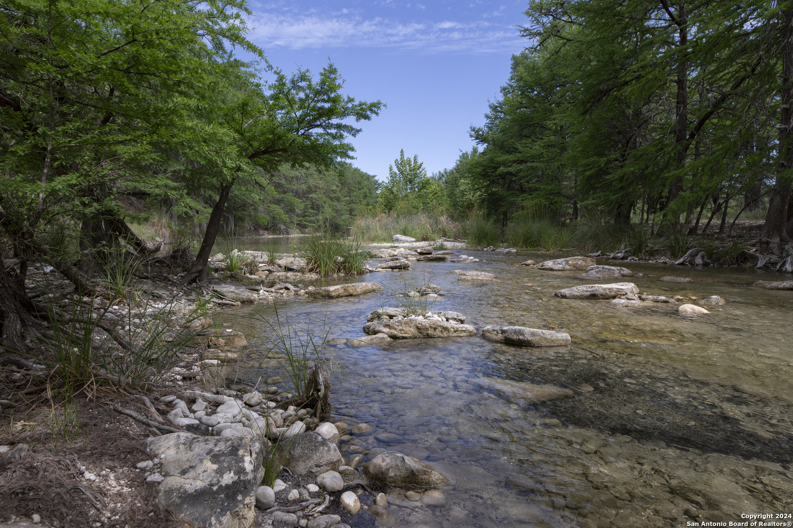 34 CAT CLAW MTN RD, ConCan, TX 78838 — photo 1