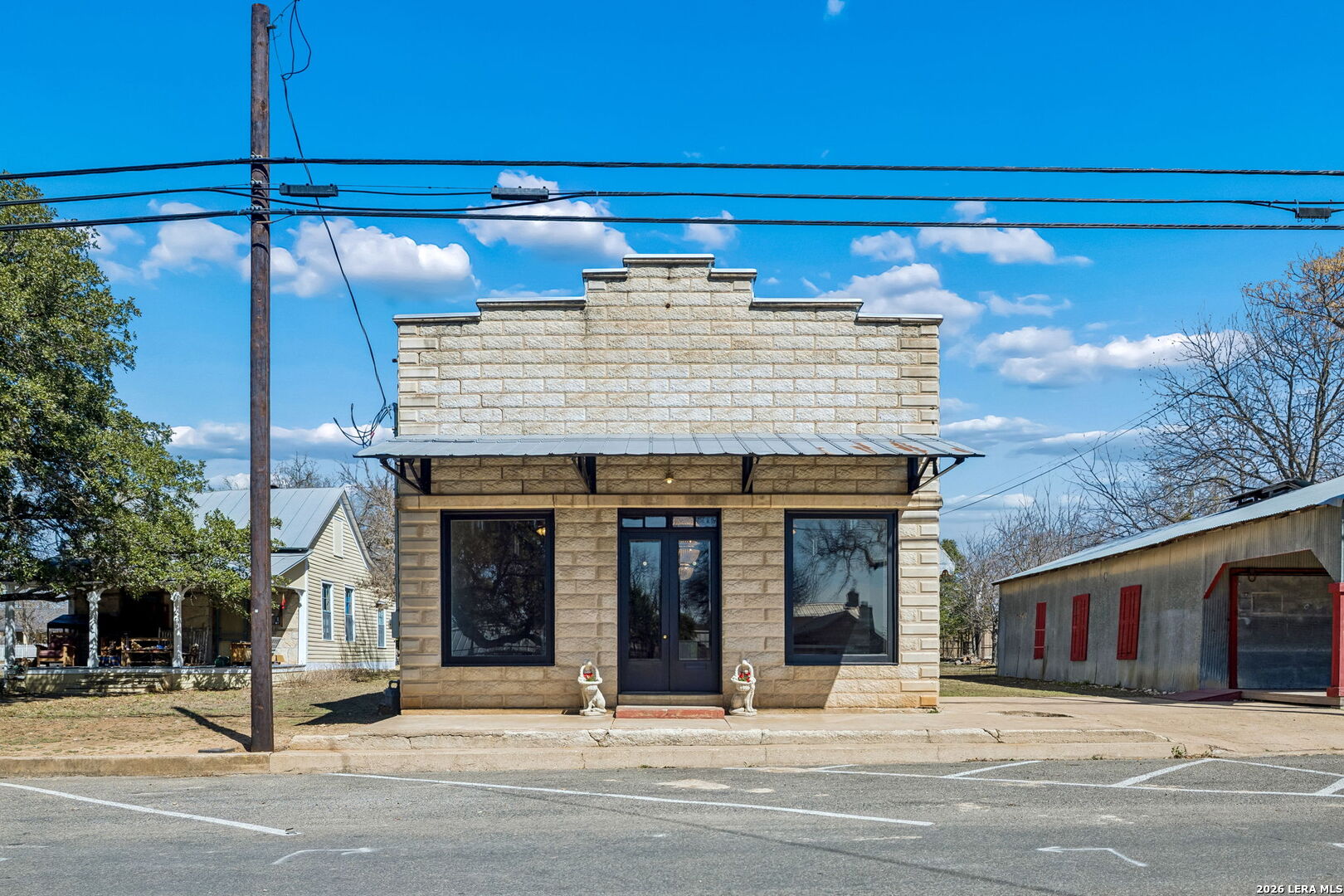 606 High Street, Comfort, TX 77318 — photo 1