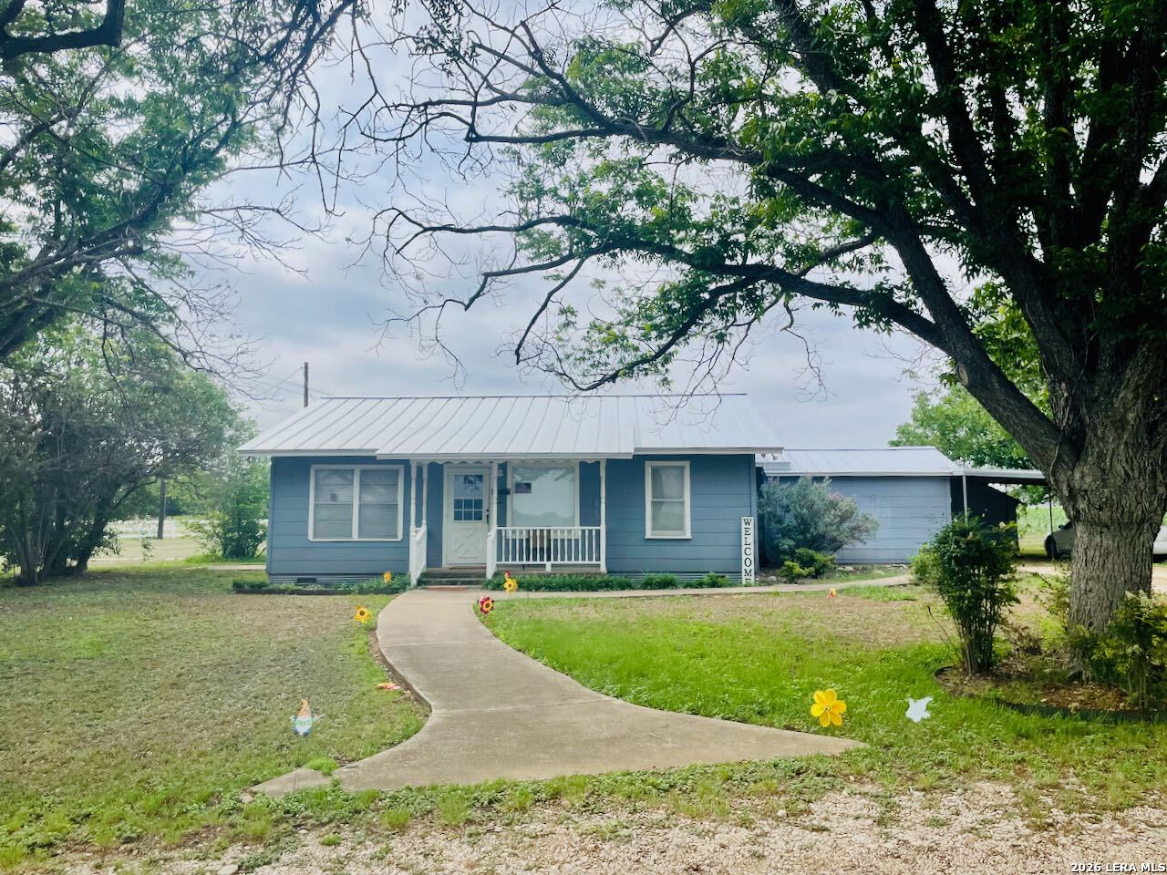 980 County Road 443, Hondo, TX 78861 — photo 1