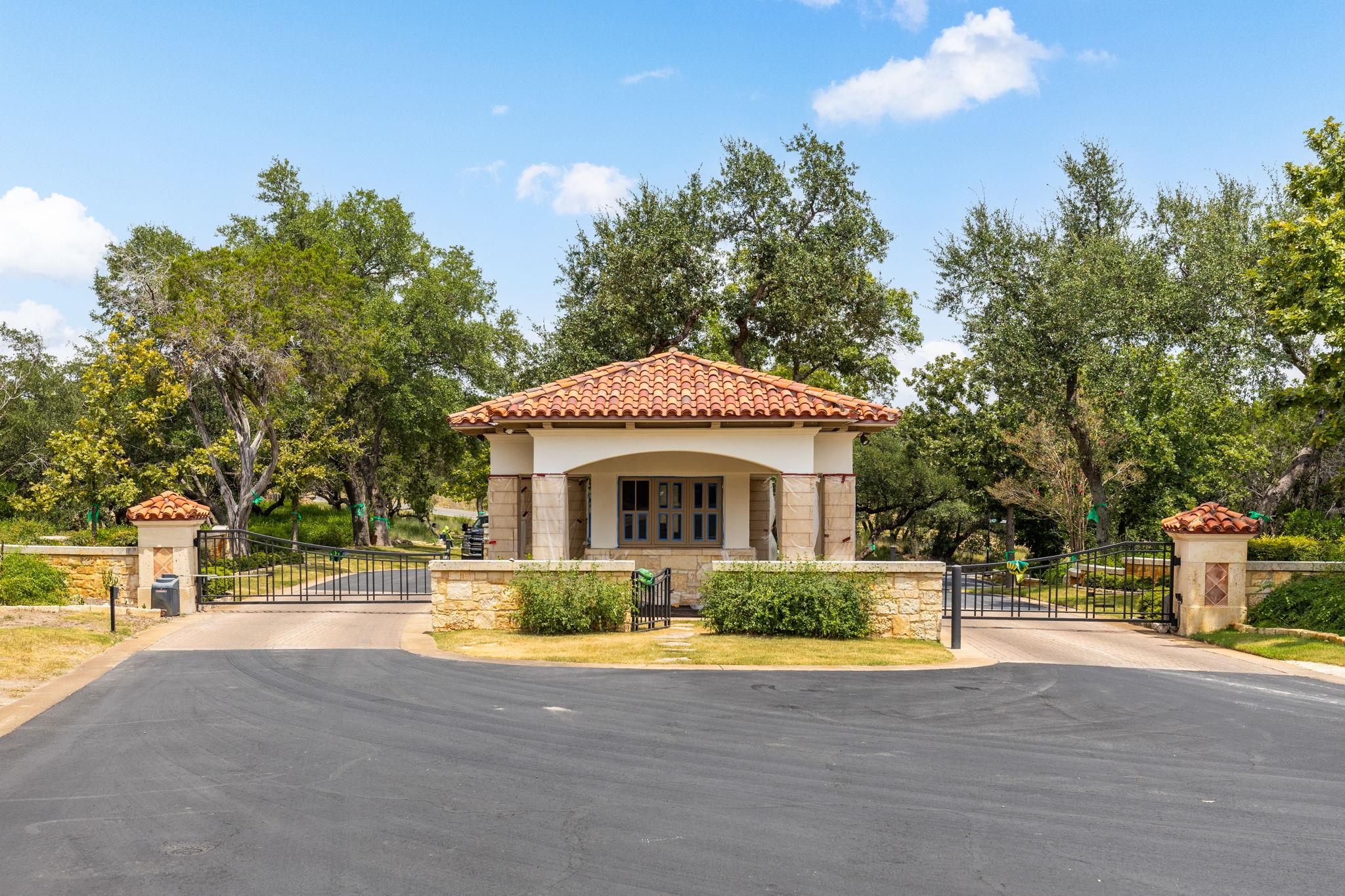 707  Moonlight Bay Dr, Spicewood, TX 78669 — photo 1
