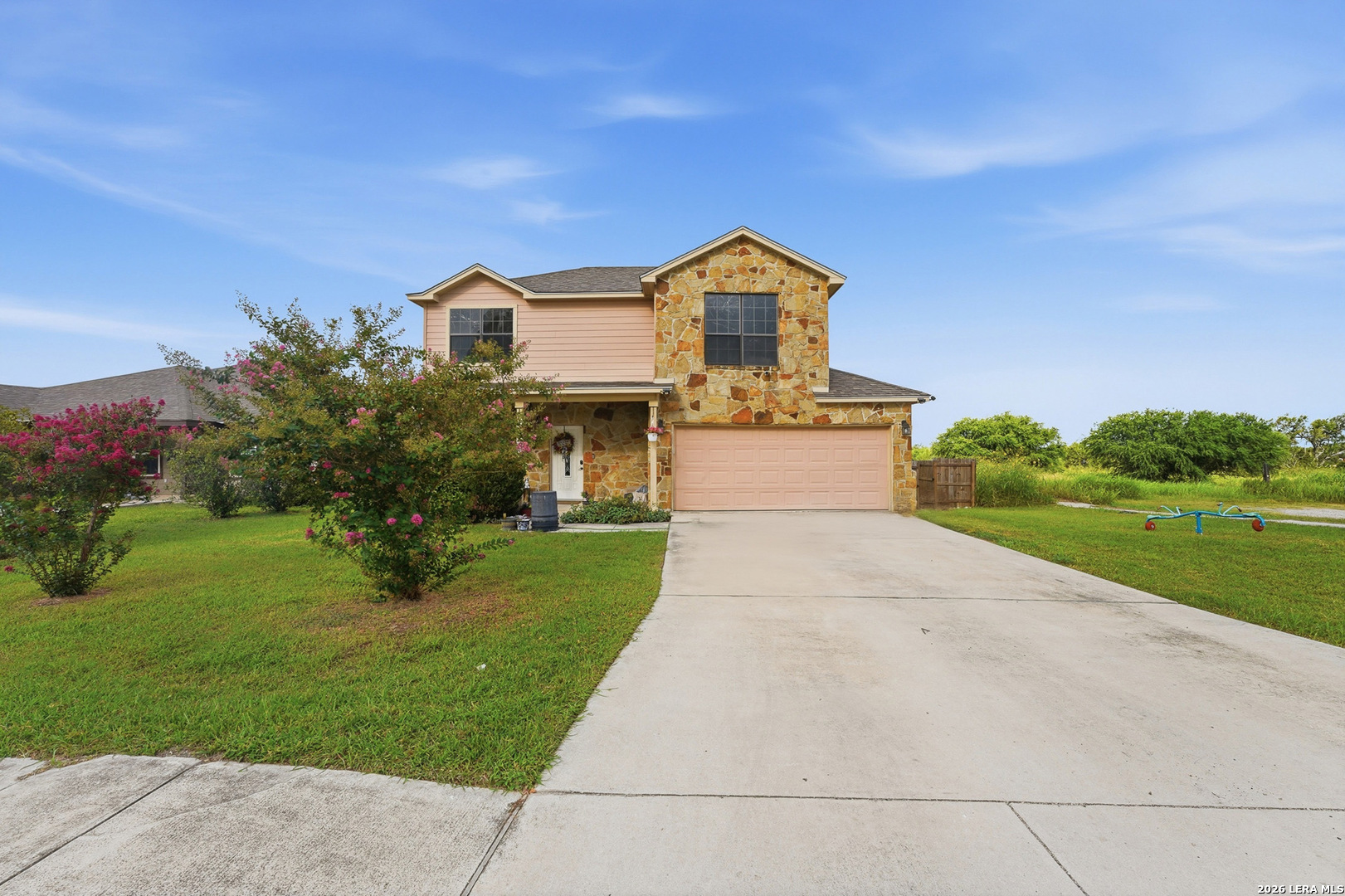 524 Indian Crossing, Jourdanton, TX 78026 — photo 1