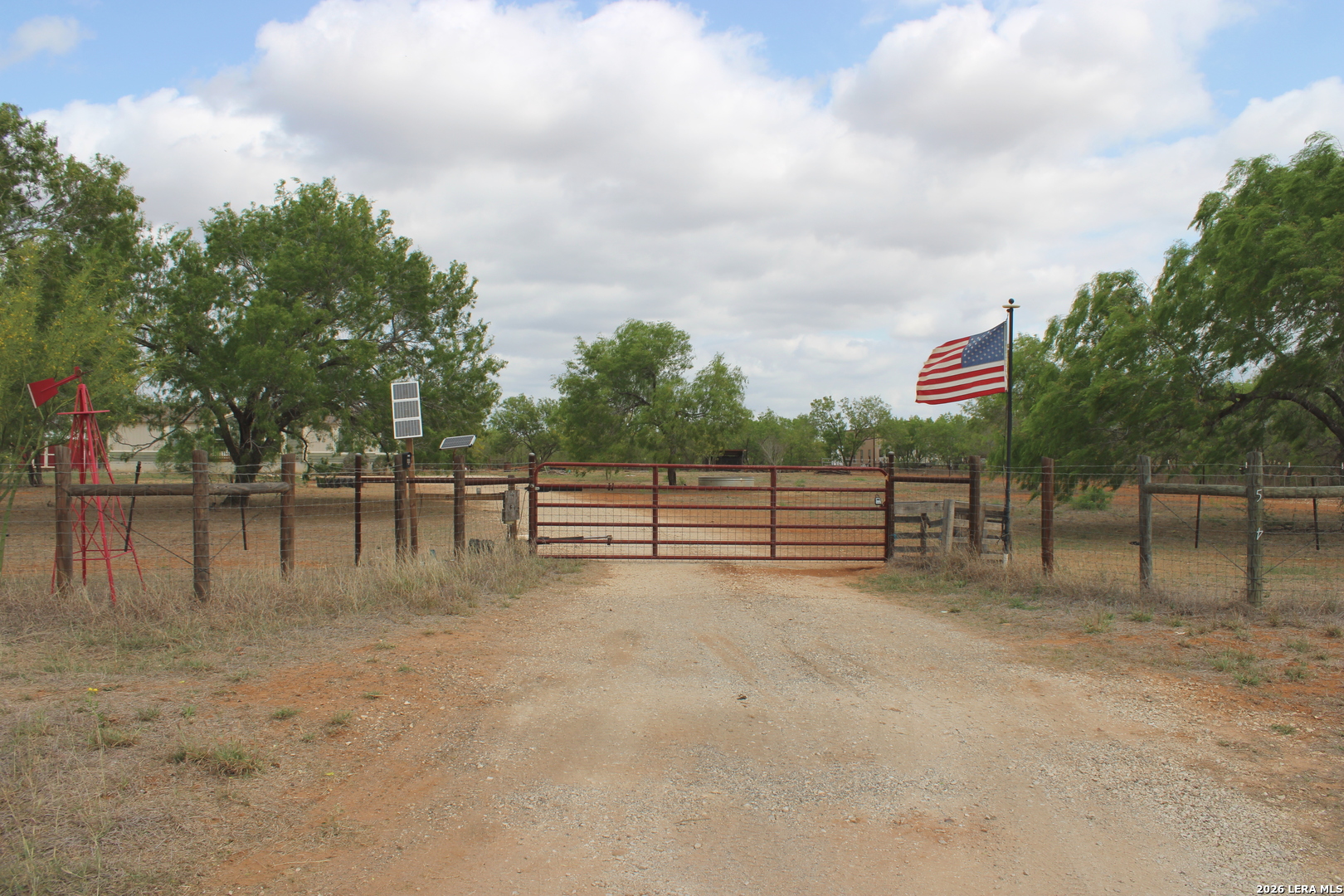 3554 Fm 1332, Jourdanton, TX 78026 — photo 1