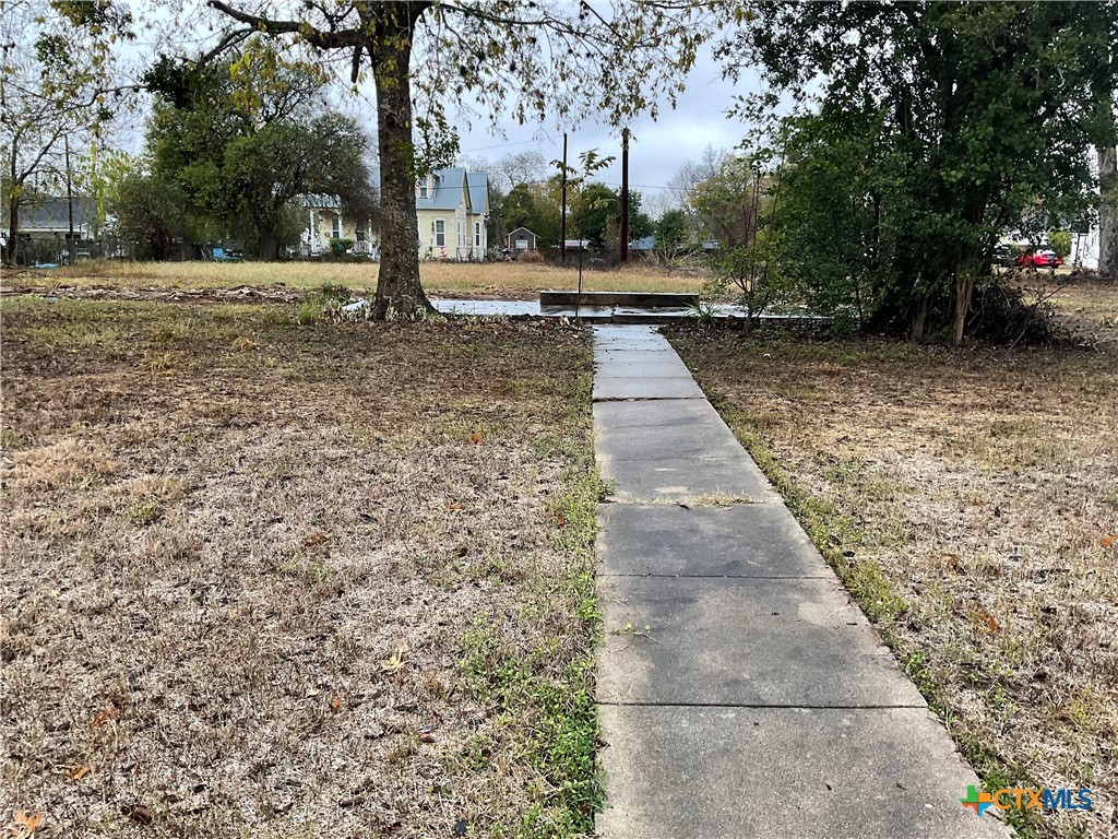 310 Stockdale Street, Cuero, TX 77954 — photo 1