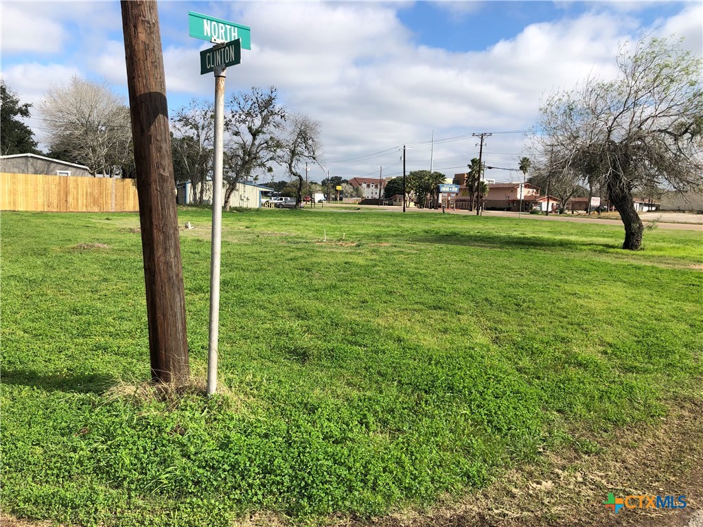 100 North Street, Cuero, TX 77954 — photo 1