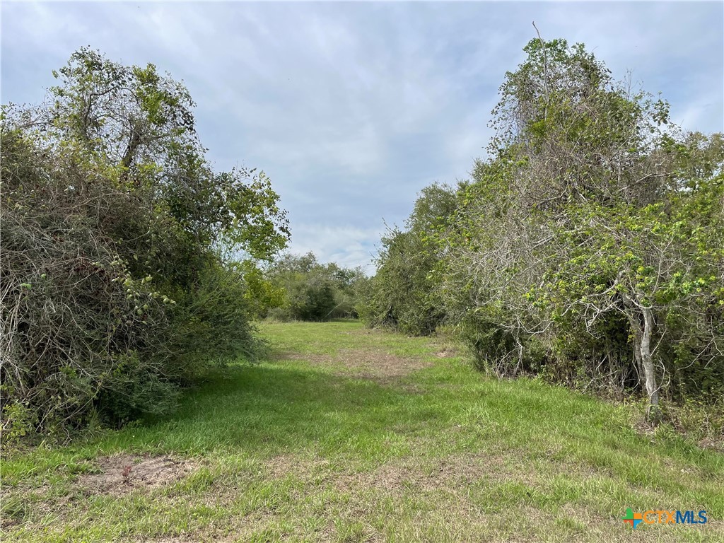 521 Robinhood Rd., Victoria, TX 77905 — photo 1