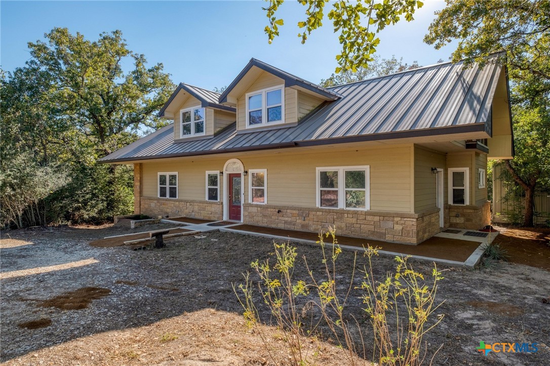 123 Bowie Trail, Luling, TX 78648 — photo 1