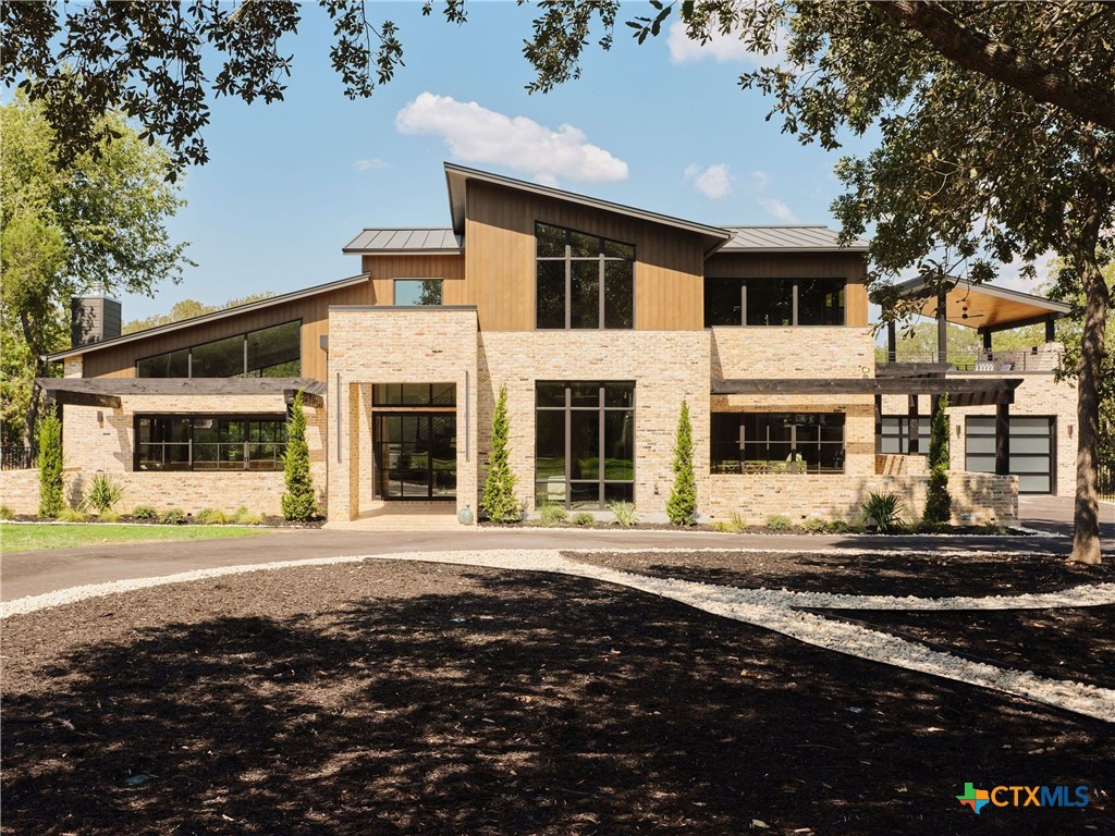 353 Lakeview Boulevard, New Braunfels, TX 78130 — photo 1