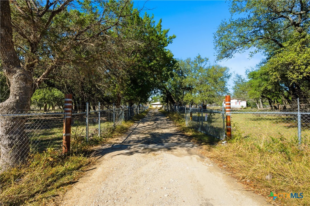 12218 W Adams Avenue, Belton, TX 76513 — photo 1
