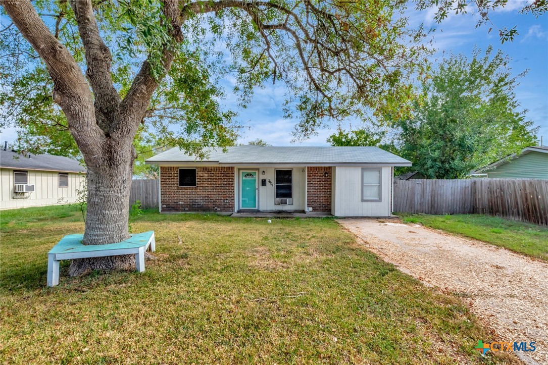 3401 Woodlawn Street, Victoria, TX 77901 — photo 1