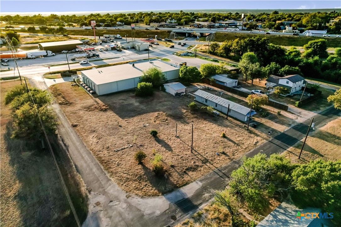 211 E Ave. K, Jarrell, TX 76537 — photo 1