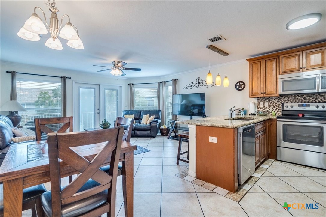 730 E Mather Street 303, New Braunfels, TX 78130 — photo 1
