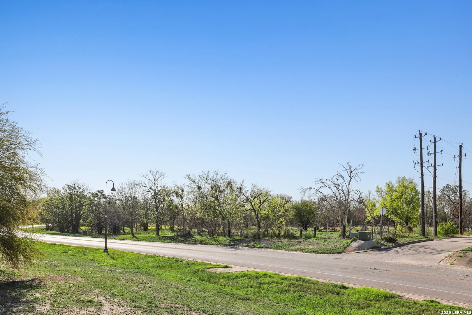 2314 Chavaneaux, San Antonio, TX 78214 — photo 1
