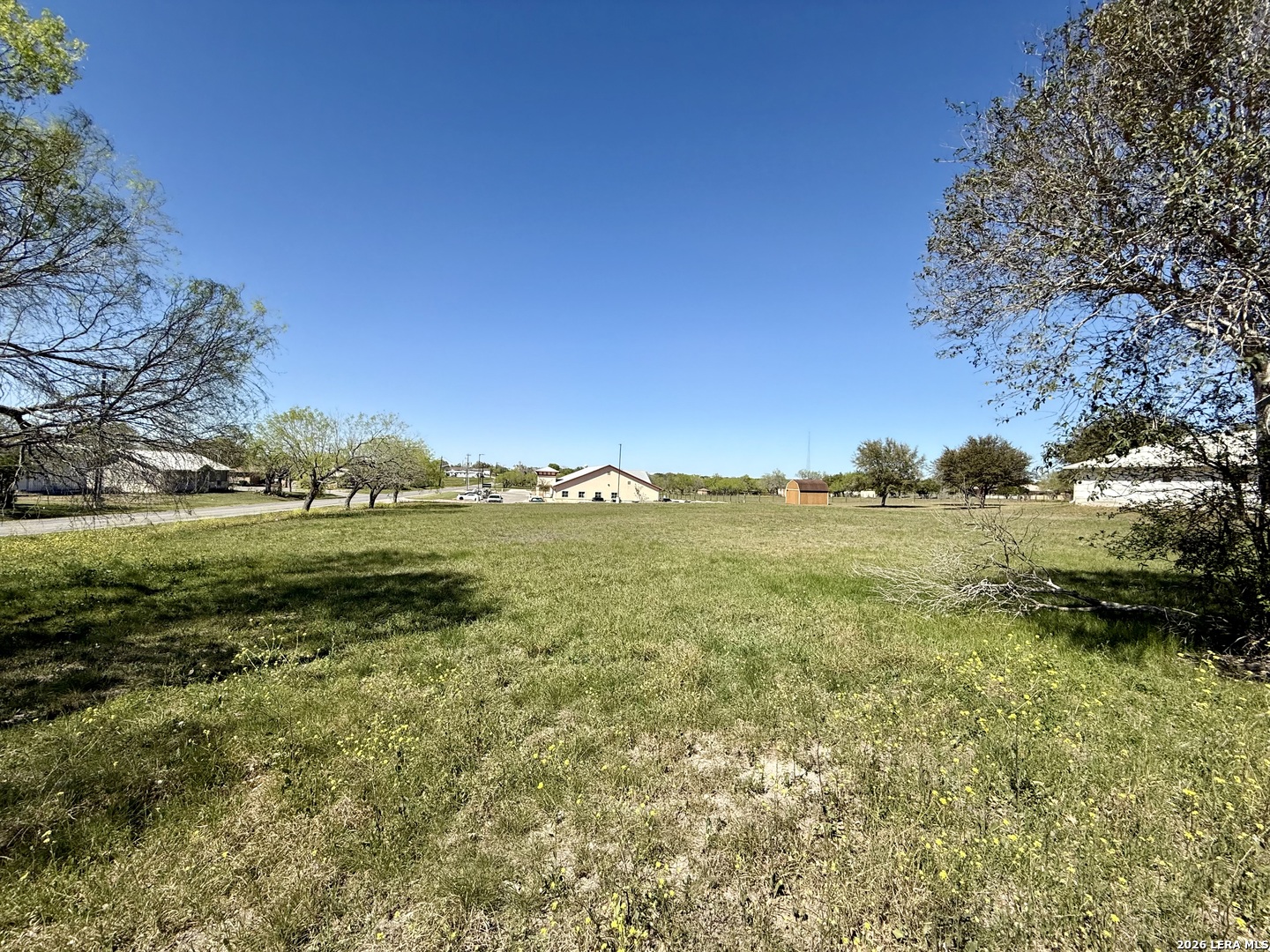 103 E Crews, Karnes City, TX 78118 — photo 1