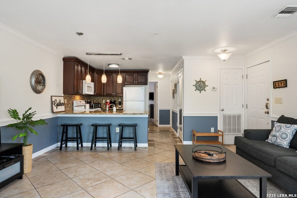 730 E Mather, New Braunfels, TX 78130 — photo 1