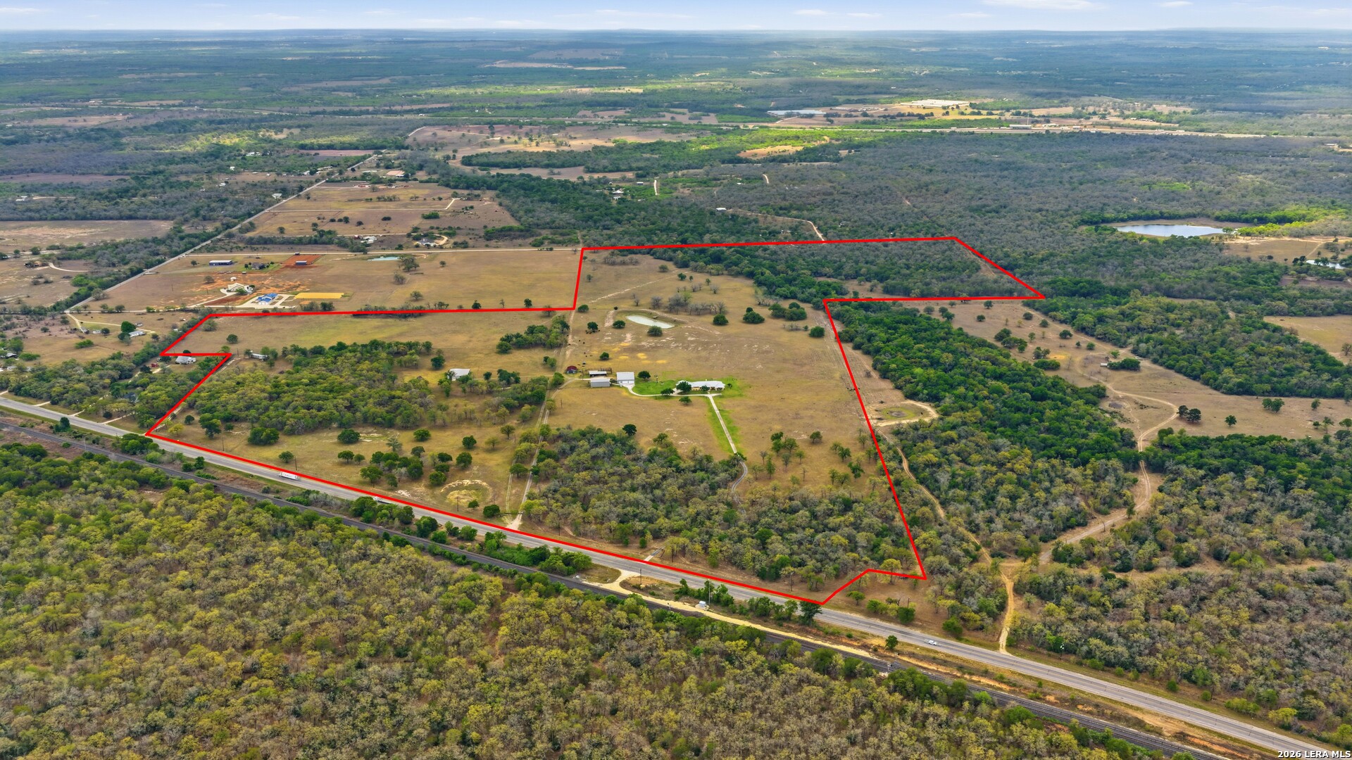 13661 E Highway 90, Kingsbury, TX 78638 — photo 1