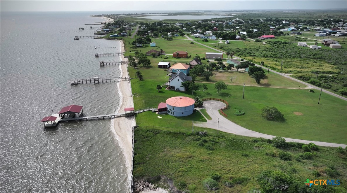430 N Blackburn Avenue, Port Lavaca, TX 77979 — photo 1