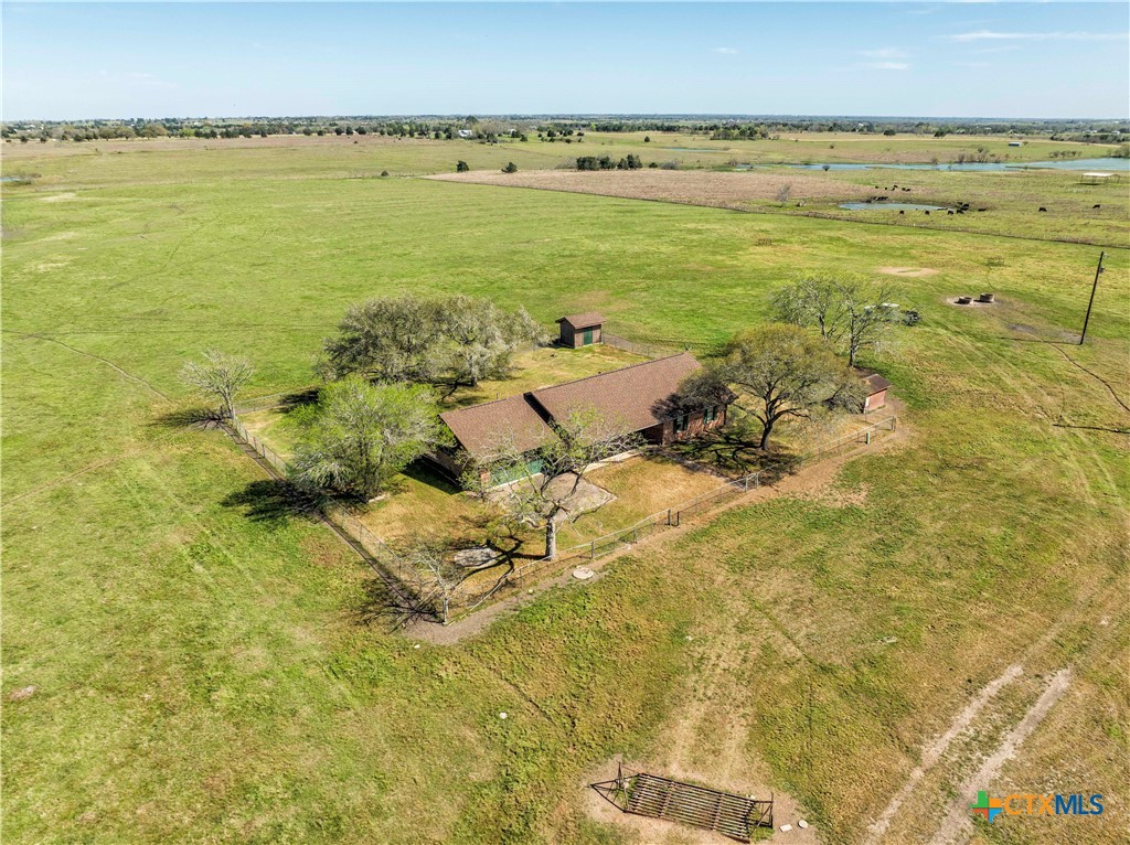 11552 Fm 1383, Schulenburg, TX 78956 — photo 1