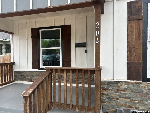 204 Vine St, San Antonio, TX 78210 — photo 1