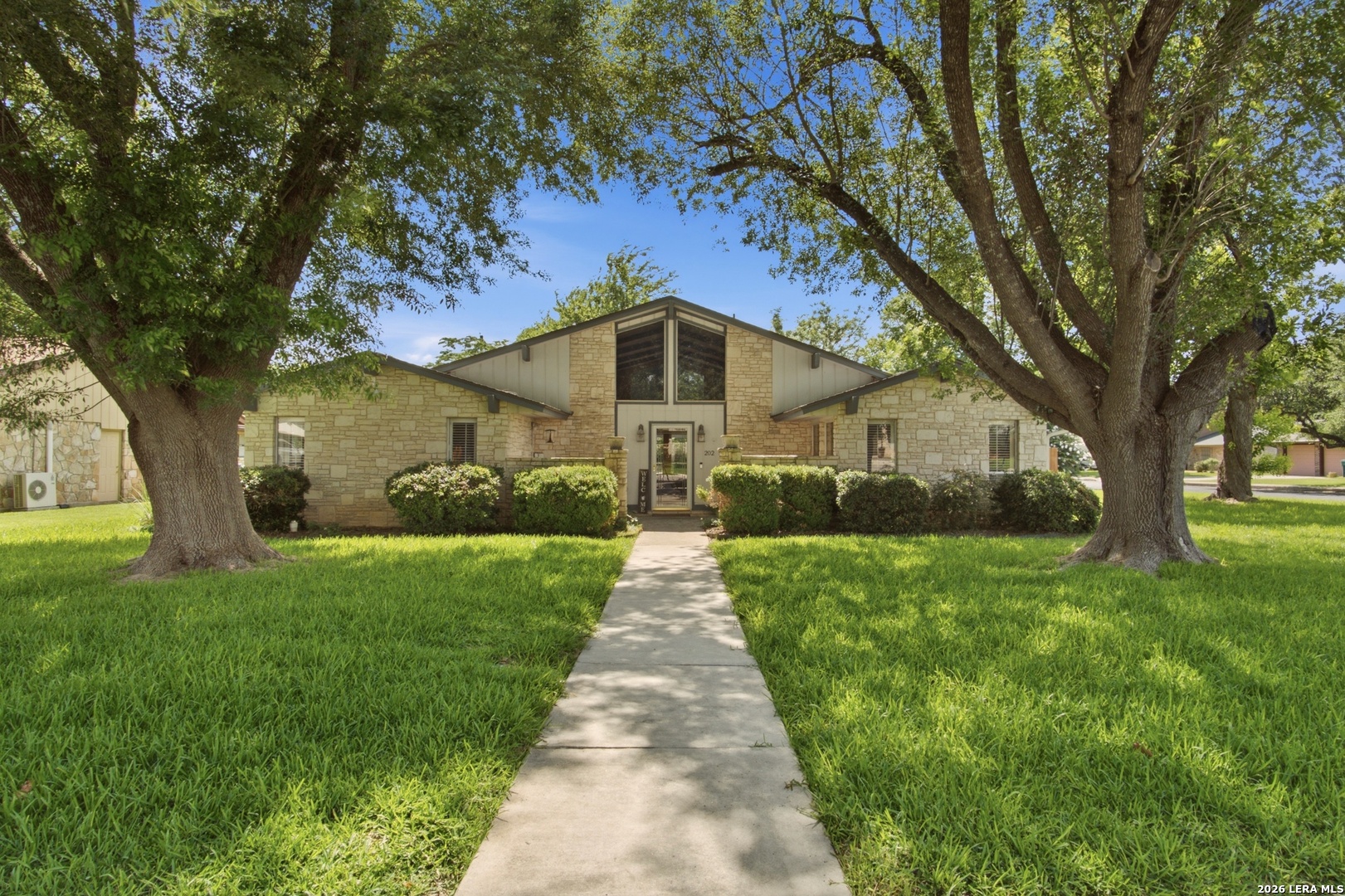 202 Azalea Trl, Boerne, TX 78006 — photo 1