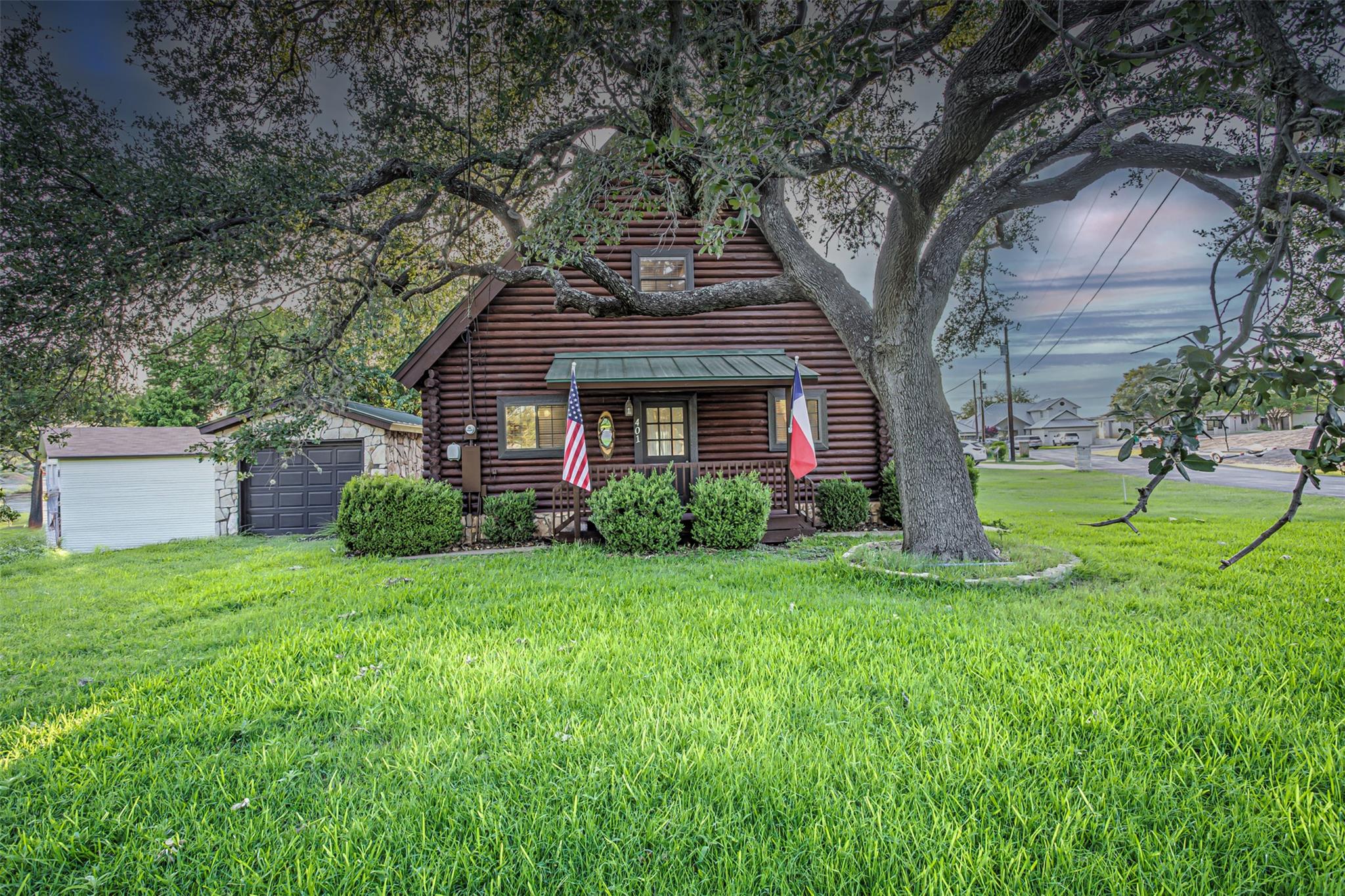 401  Lake Point Dr, Horseshoe Bay, TX 78657 — photo 1