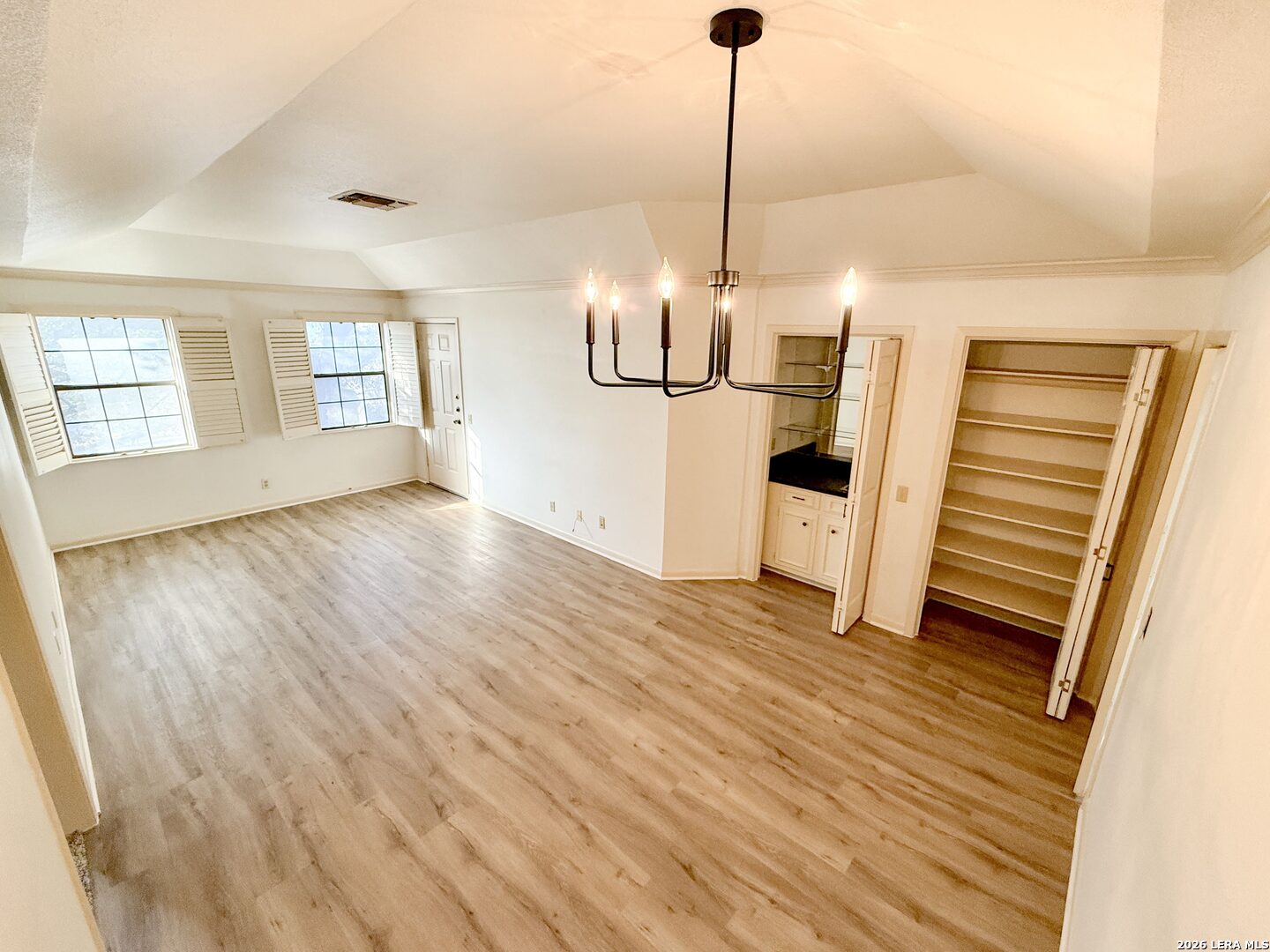 8415 FREDERICKSBURG RD, San Antonio, TX 78229 — photo 1