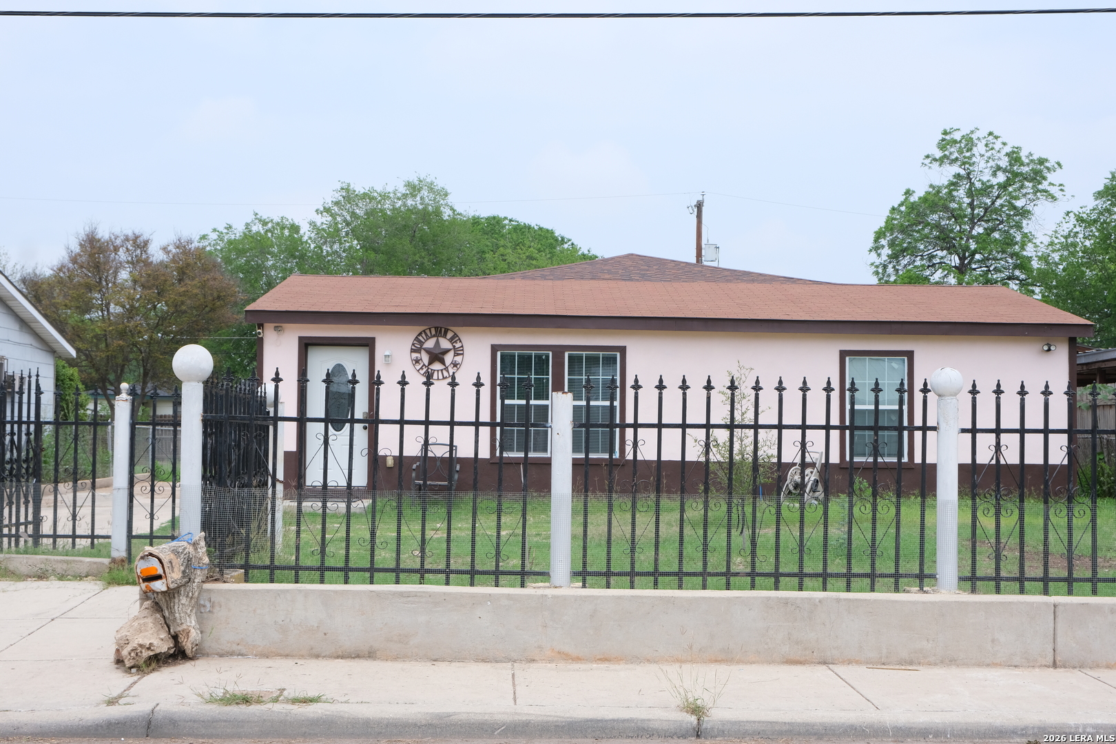 815 BRADY BLVD, San Antonio, TX 78207 — photo 1