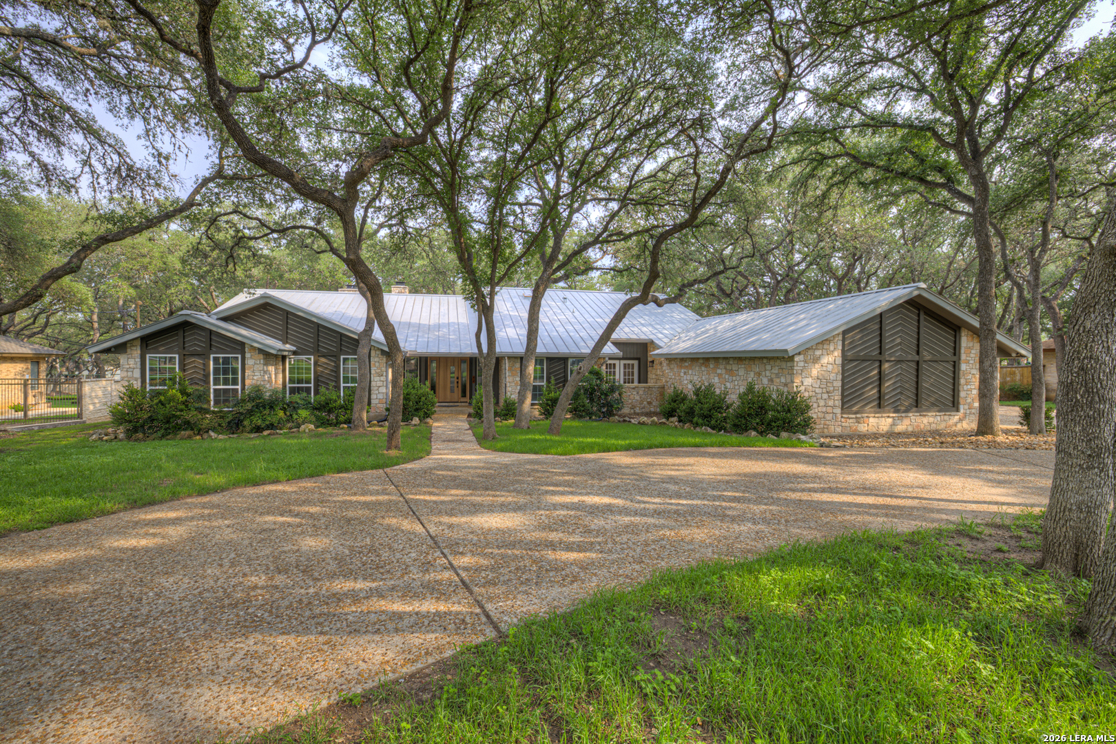 8738 GARDEN RIDGE DR, San Antonio, TX 78266 — photo 1