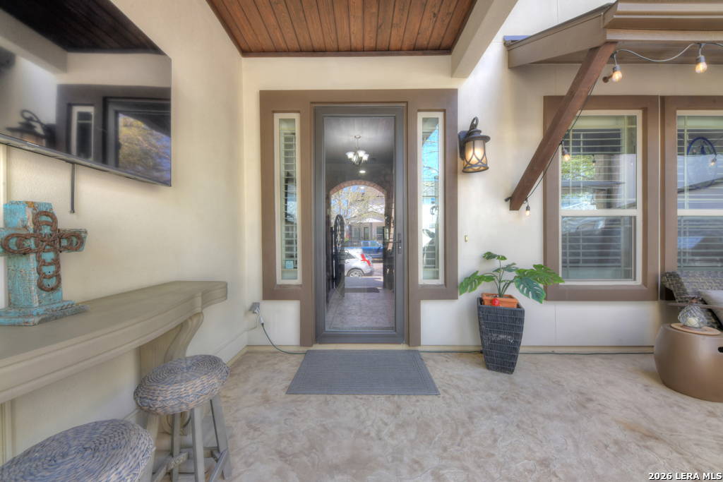 949 N ACADEMY AVE, New Braunfels, TX 78130 — photo 1