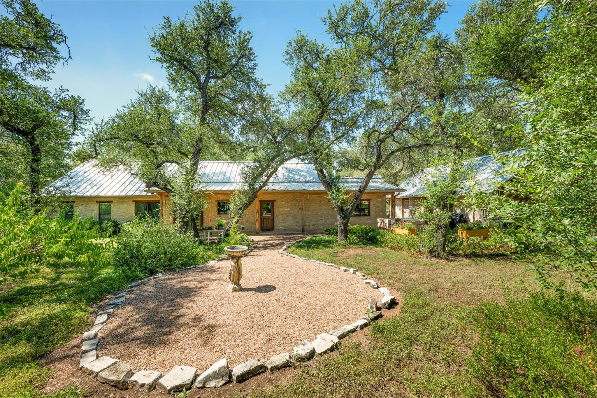 220  Meadowview Dr, Wimberley, TX 78676 — photo 1