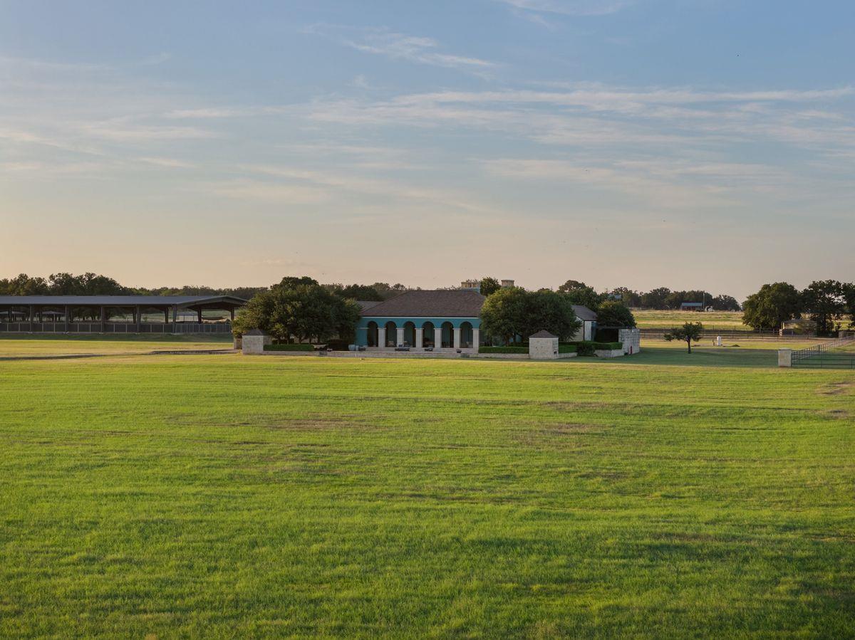 4900  Goehmann Ln, Fredericksburg, TX 78624 — photo 1