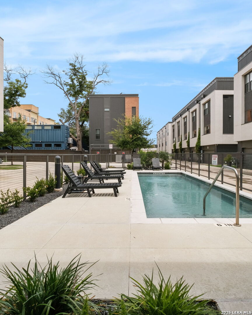 318 W Grayson, San Antonio, TX 78212 — photo 1