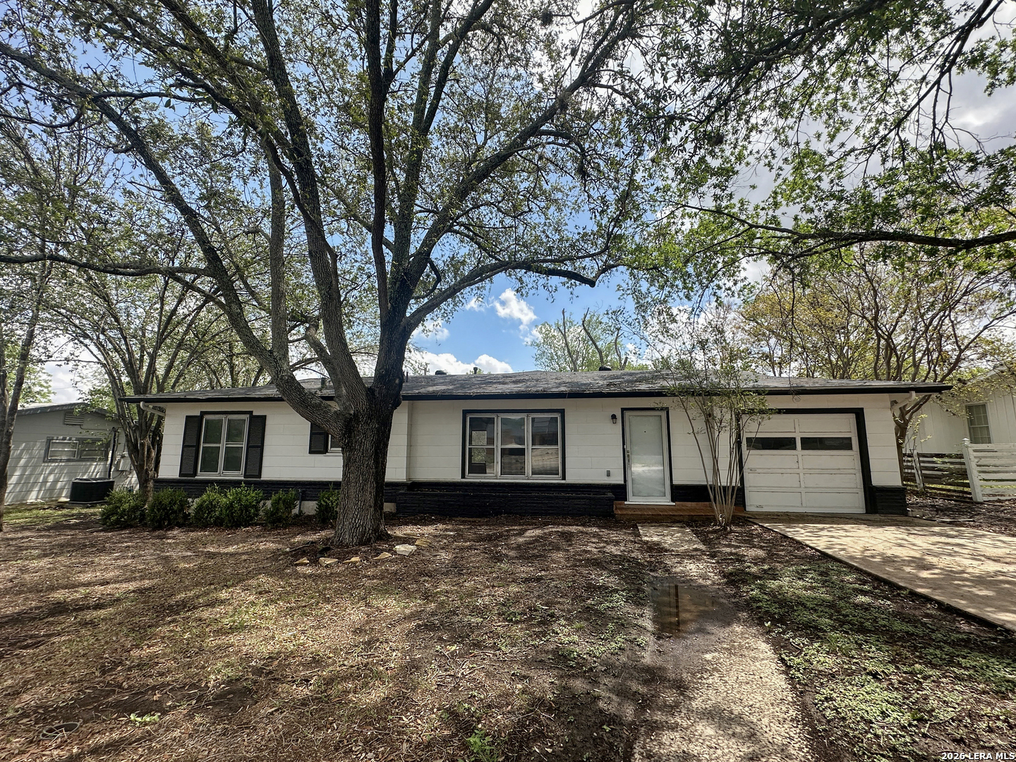 740 Rittiman Rd, Terrell Hills, TX 78209 — photo 1