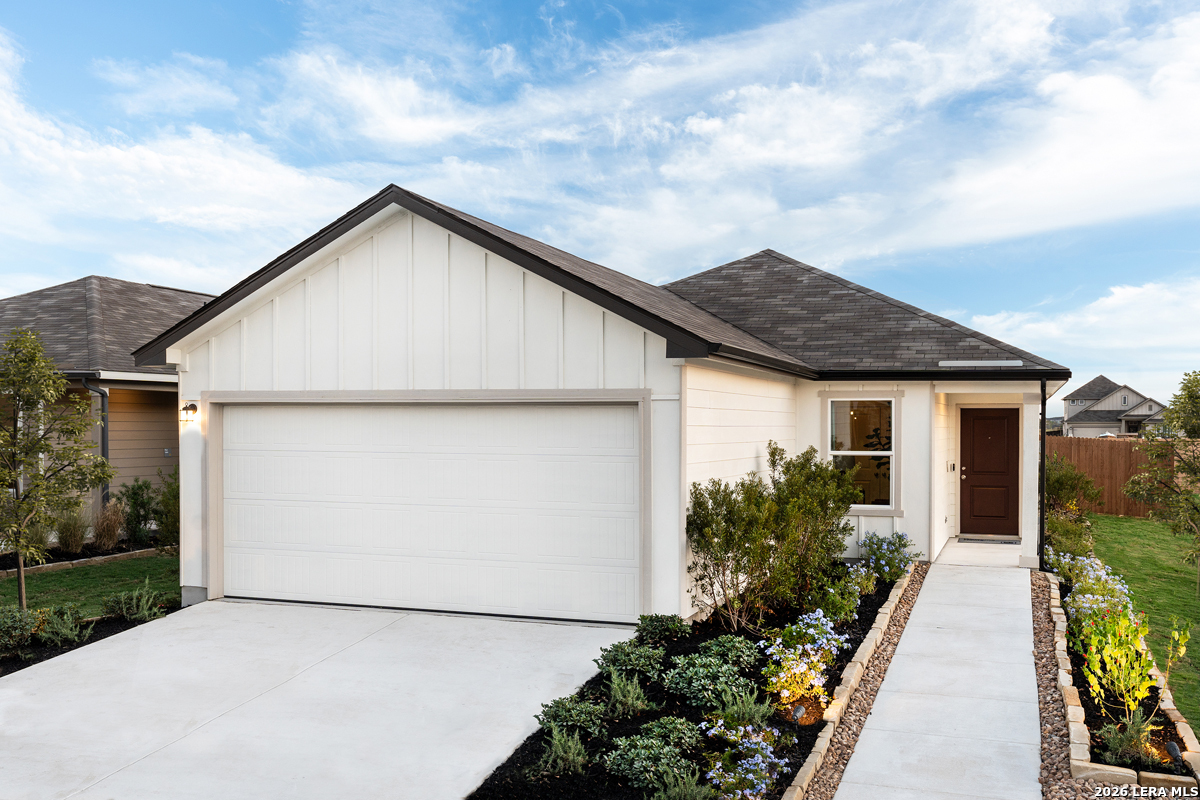 405 Sunrise Park, Seguin, TX 78155 — photo 1