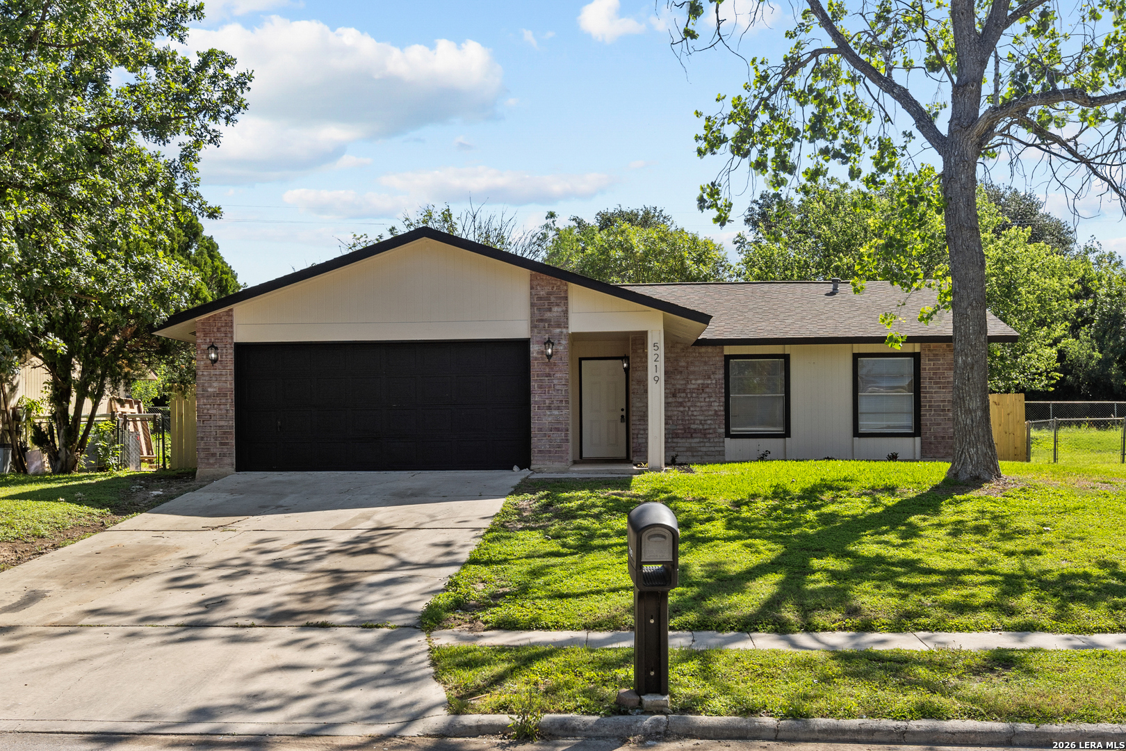 5219 Galacino St, San Antonio, TX 78247 — photo 1