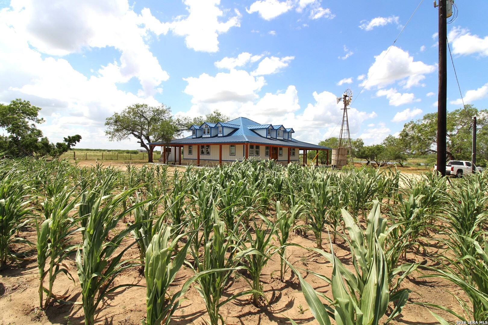 101 County Road 135, Floresville, TX 78114 — photo 1
